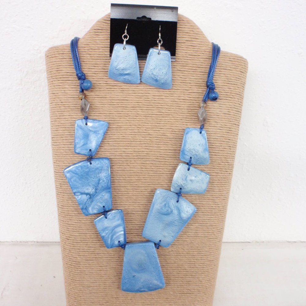 Blue Cord w/Denim Blue Resin Necklace Set